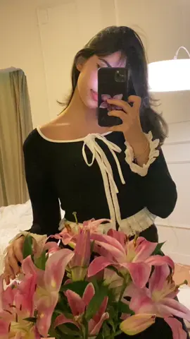 Flower Girl 🪷 #lilies #flowers #fyp #explore #foryou 