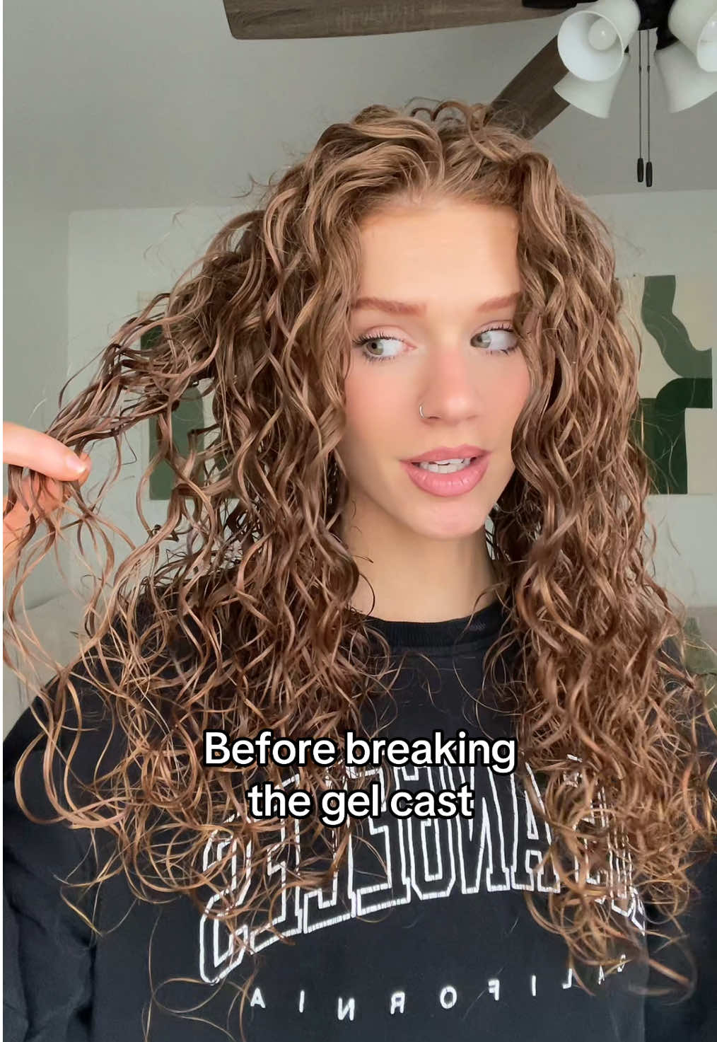 The most satifying part of my curly hair routine #curlyhair #redhair #gelcast #curlyhairroutine #curlyhairtutorial #curlyhairproducts 