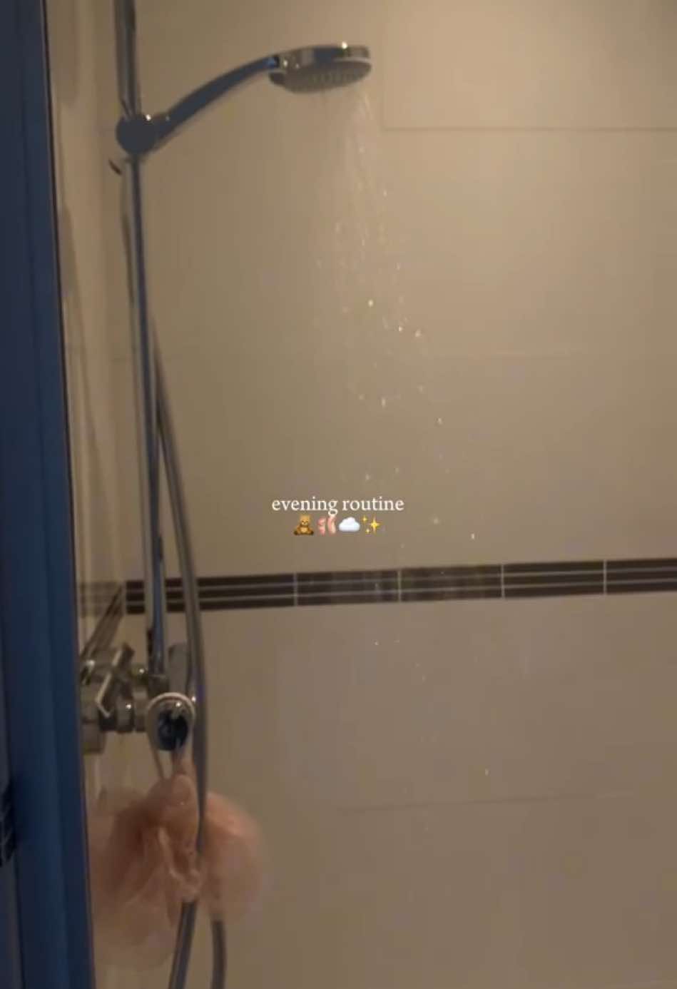 spend my evening with me💕 #digitaldiary #aestehtic #aestheticvideos #minivlog #evening #eveningroutine #eveningroutinevlog #nightroutine #nightroutineskincare #unwindwithme #unwind #SelfCare #selfcareroutine #myevening 