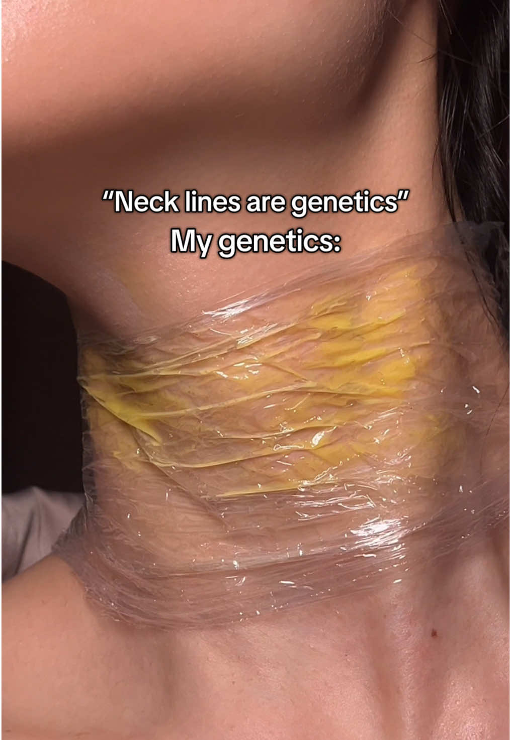 Don’t forget to take care of your neck!! Using @celimax.global retinal booster #retinal #neckline #wrinkle #diymask #techneck #koreanskincare #skintok #neckwrinkles 