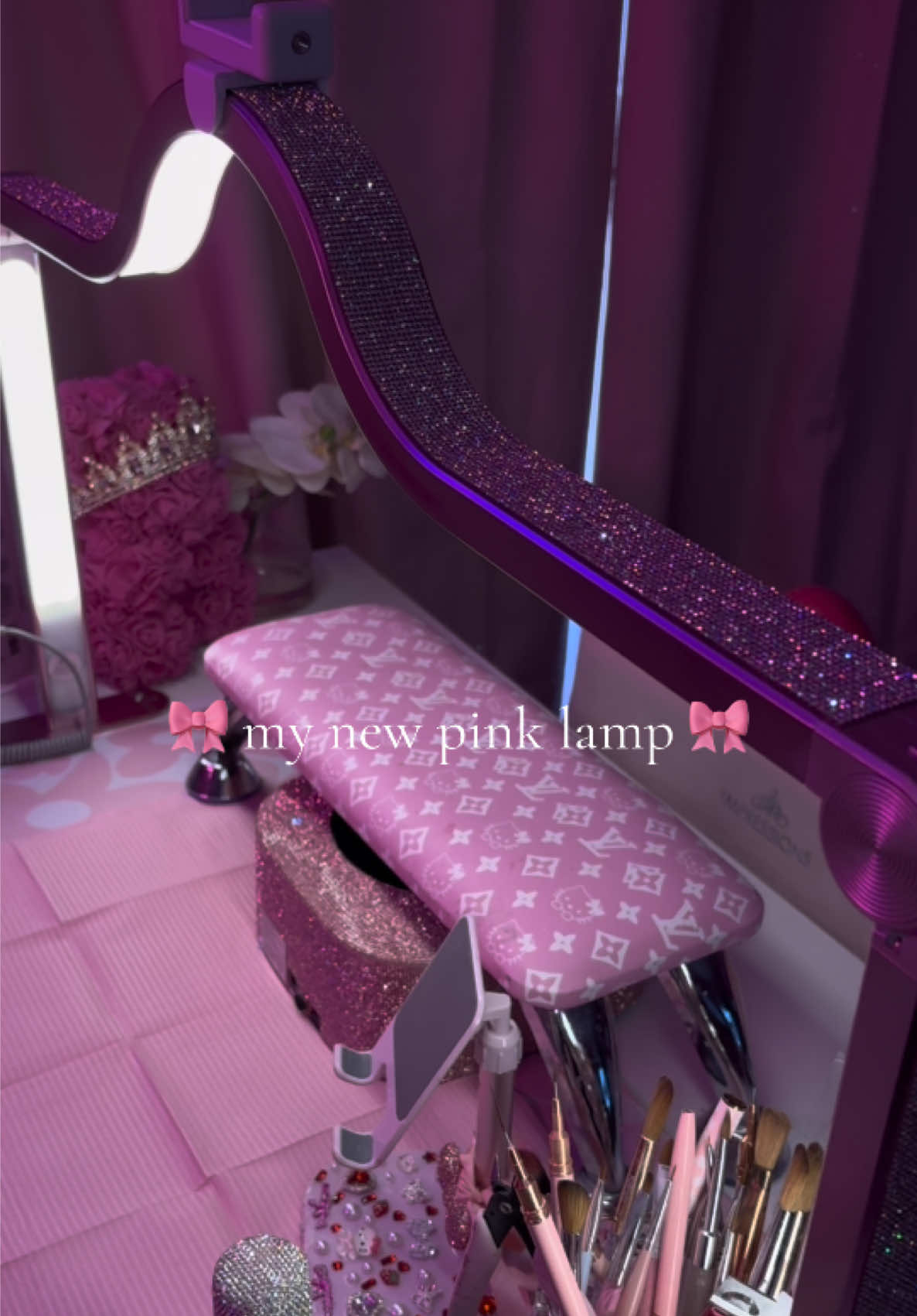 i'm in LOVE 😍🎀💕 #naillamp #pinkpinkpink #pinkeverything #nailtech #nailtechfinds #needs #pinkaesthetic #pinktok #fyp #xyz 
