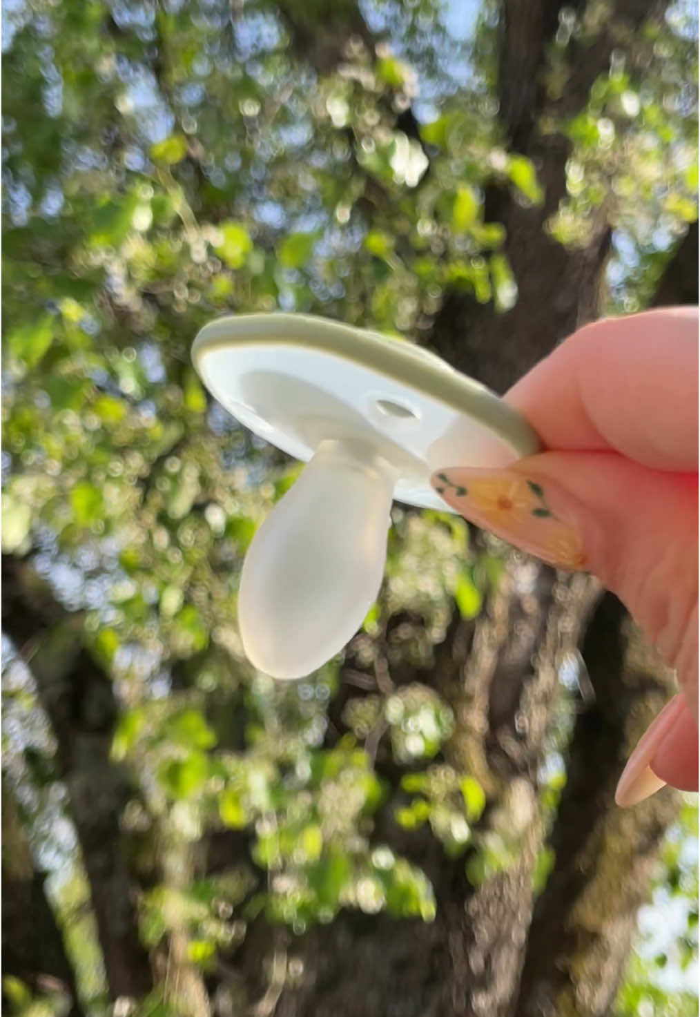 With so many colors to choose from, we have the exact pacifier you need to match every adorable springtime look your baby wears 😎 #babyfashion #babyproducts #babyclothes #accessories