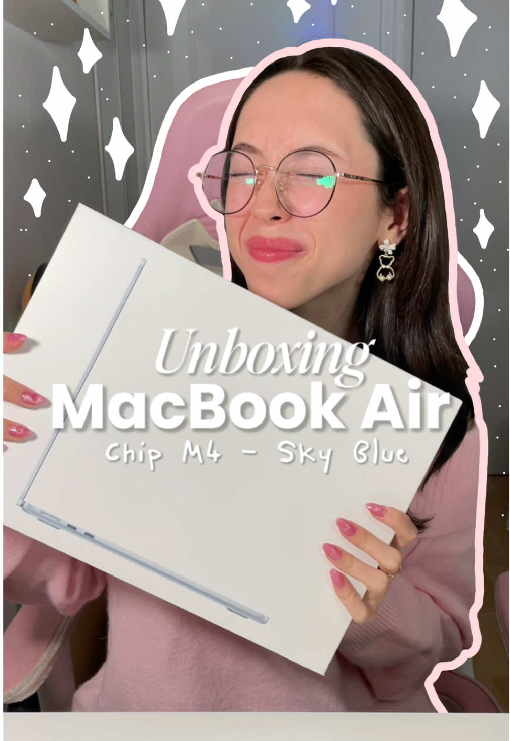Dejen aquí sus mejores tips para personalizar mi primer MacBooooook!! 🗣️🩵 lo estaré probando para ver qué tal jiji #unboxing #macbookairm4 #apple #mac #macbook #haul  #universidad #estudiantes #compras #girls #chile @apple 