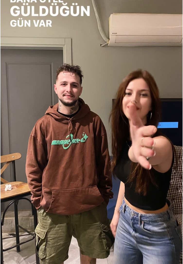 Güldüğün günnnn@wegh  #wegh#konser #hangout #fypage#kesfetteyiz 