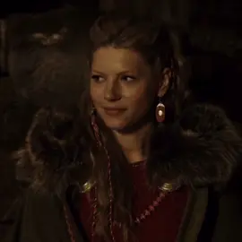 Lagertha version #vikings #fyp #edit #lagertha #lagerthavikings #katherynwinnick 