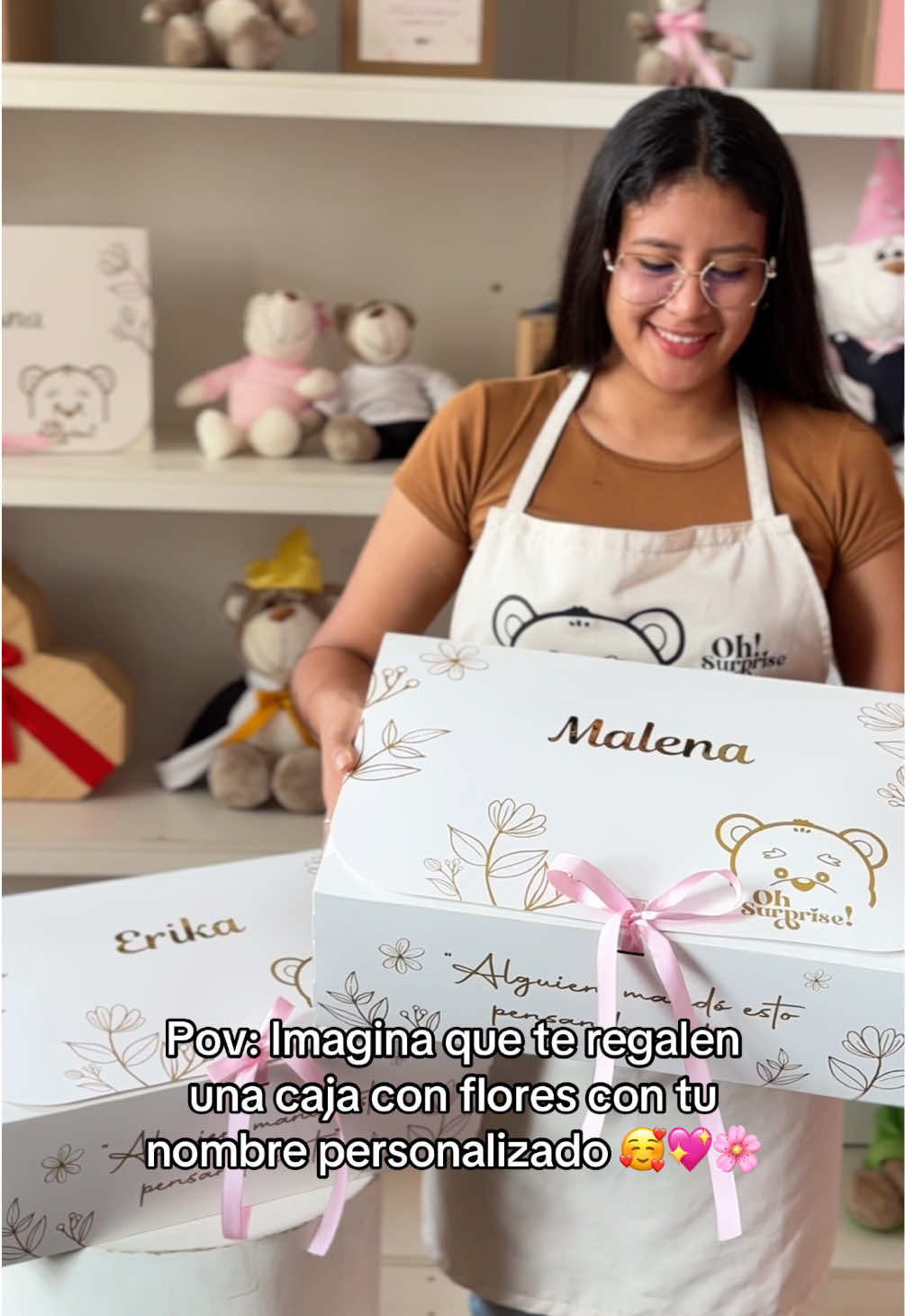 ¡Hoy es el día perfecto para regalar amor! 🥰✨ Esta es la señal para sorprenderla con algo que la haga sonreír: imagina que reciba una Flower Box con su nombre personalizado 🌸🎀 Haz tu pedido por WhatsApp 959203183 📱👩🏻‍💻 o en ohsurprise.com. Gracias por confiar en nosotros, cada detalle lleva un pedacito de nuestro corazón 💖 #flowerbox #regalosparaminovia #detallespersonalizados #cajadeflores #giftbox #regalosoriginales #ideasderegalos #peru🇵🇪 