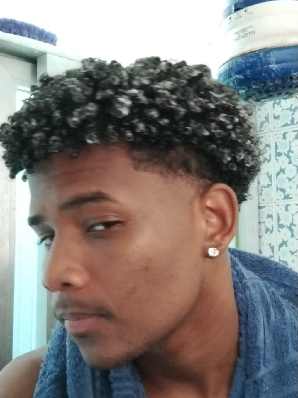 mas alguém finaliza assim? . . . . . . #cabelo #cabelocrespo4a #cacheado #finalizacaodecachos #creatorsearchinsights 