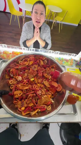 GIANT MEXICAN CHIP SALAD FAIL!!!😭 I messed up this customers order #papaspreparadas #takis #spicy