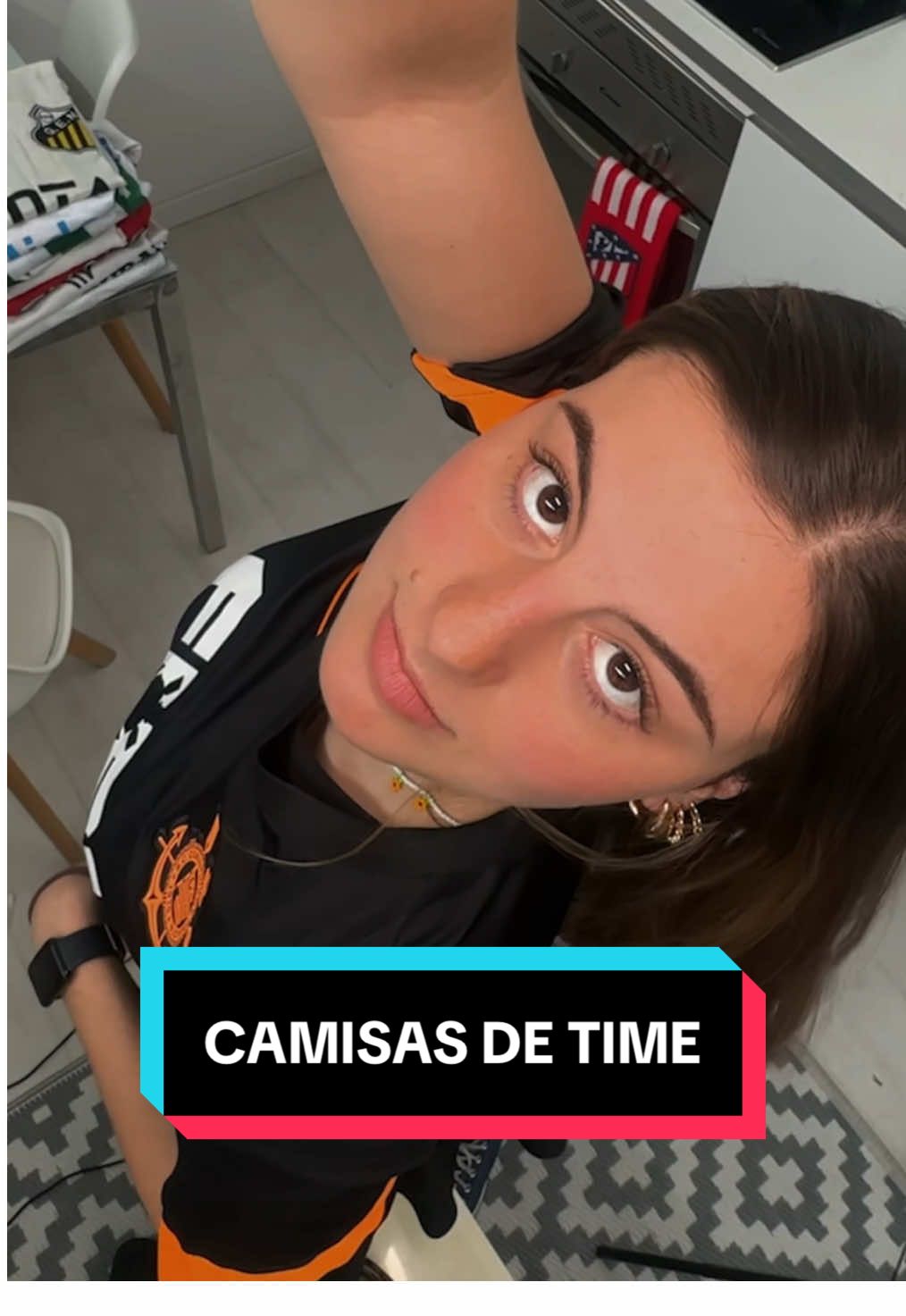 duvido vocês conseguirem decidir qual é a camisa mais linda 🫵🏼⚽️👕 . . #futebol #camisadetime #trend #OOTD #style #futebolbrasileiro #footballjersey #esporte #CriadorPorEsporte #MulheresNoEsporte 