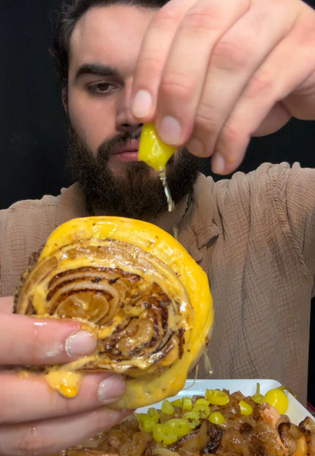 Homemade Flying Dutchman Burger 🍔 🧅 🏴‍☠️ 🍟  #foodreview #Foodie #foodtiktok #FoodTok #flyingdutchman #onionburger #onionwrappedburger #onionwrappedflyingdutchman #innoutburger #FoodLover #burger #burgers #onion #onions #cheeseburger #fries #loadedfries #fyp #foryoupage #foryourpage #fypシ 