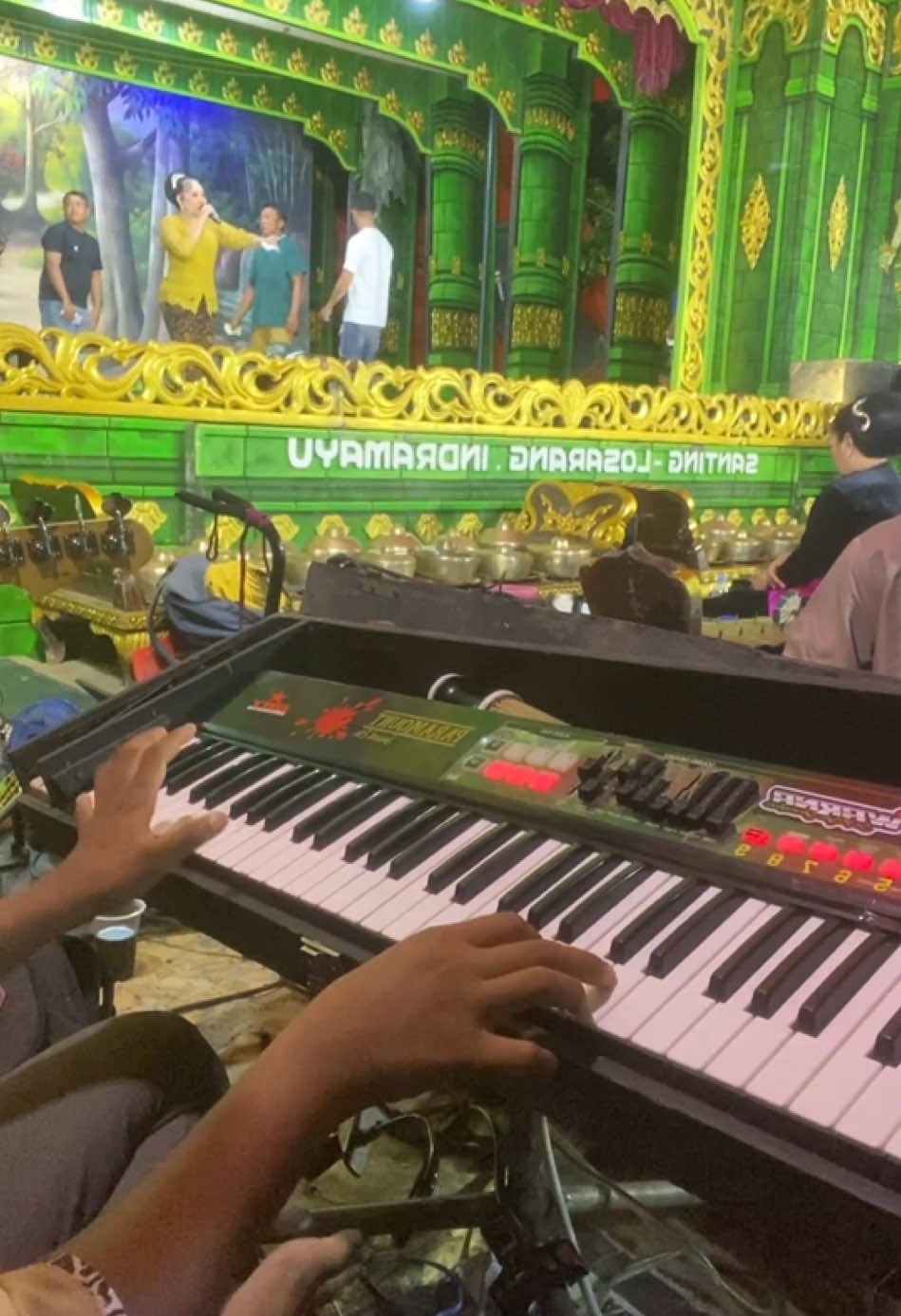 Kejebak nyaman sandiwara.          #fyp #tarling_indramayu_cirebon #musiksandiwara #kejebaknyaman #dwiwarna #fypシ゚ #musiktiktok #musiktarling #musiktarlingindramayucirebon 