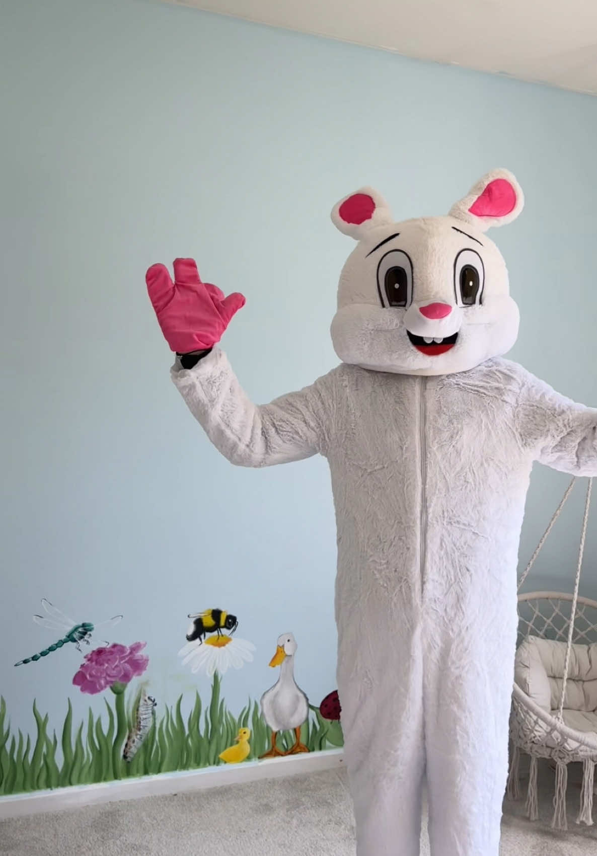 Why does he make the best easter bunny though?! The dedication is unmatched👏🏼🙌🏼 