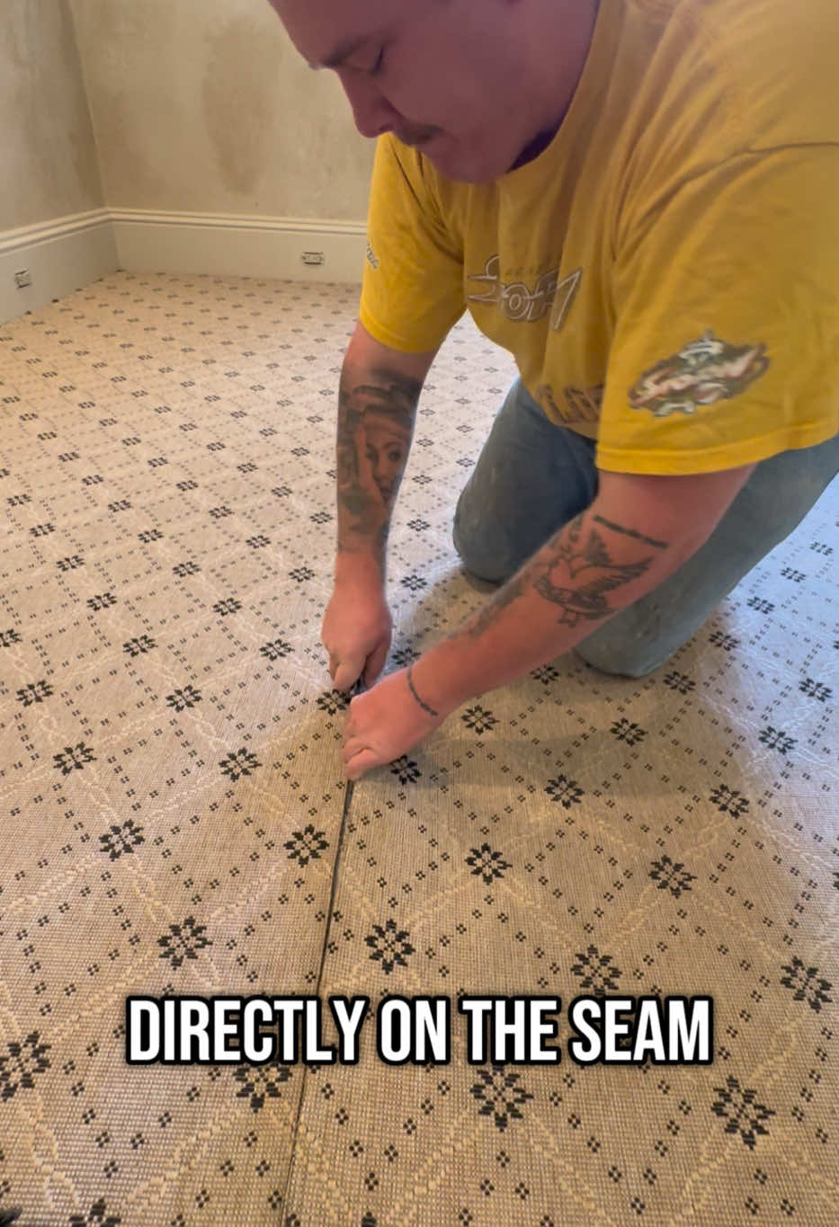 Vinyl flooring #flooring #vinylflooring #flooringinstaller #lvp #howto 