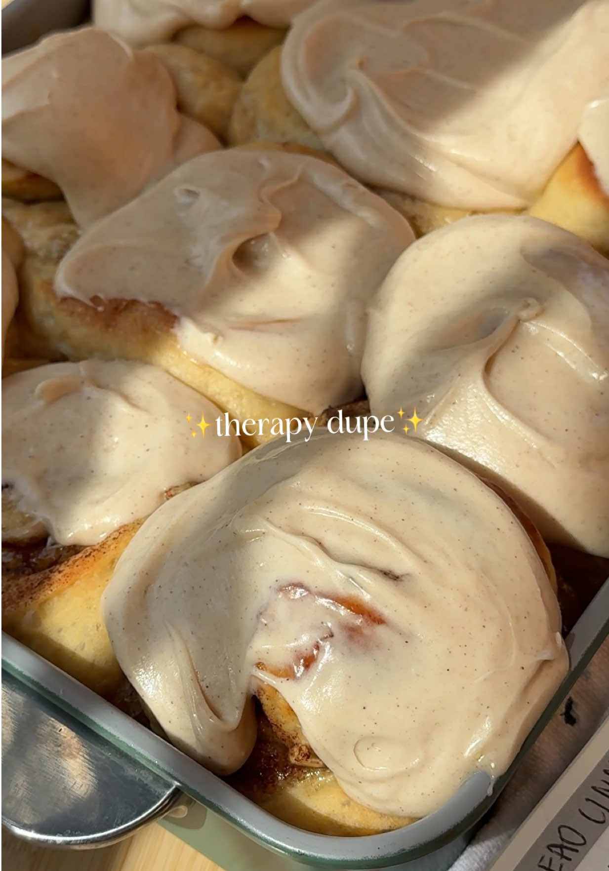 Icing cinnamon rolls is FREE THERAPY IMO #cinnamonrolls #cinnamonroll #cinnamonrollrecipe #bananabread #bananabreadrecipe #bananas #bananacinnamonrolls 
