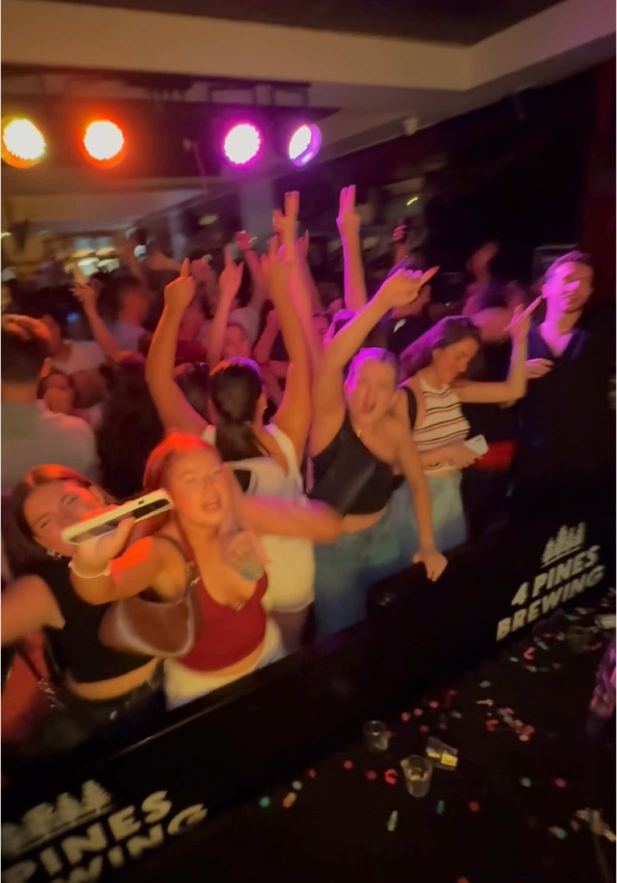 🍒 Easter Sunday at The Famous Ts 🍒 #easter #eastersunday #bondi #bondijunction #irish #dj #djpodgee #girlsjustwannahavefun #sunday #session #sundaysession #house #rnb #hiphop #reggae #reggaeton #mashup #90s #dance #sydney #goodvibes #teagardenshotelbondi @teagardenshotel 