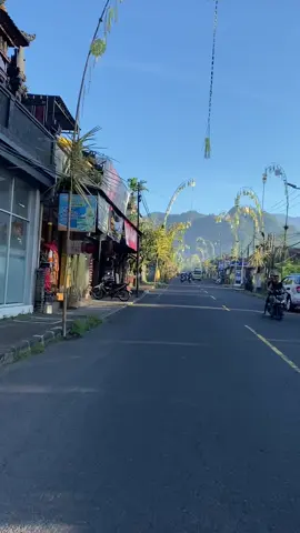 Rahajeng Nyanggra Rahina Galungan lan Kuningan😇🙏🏻  📍Pasar Adat Desa Ulakan, Karangasem #galungan #penjor #pasarulakan #karangase #infokarangasem #bali #rahayu 