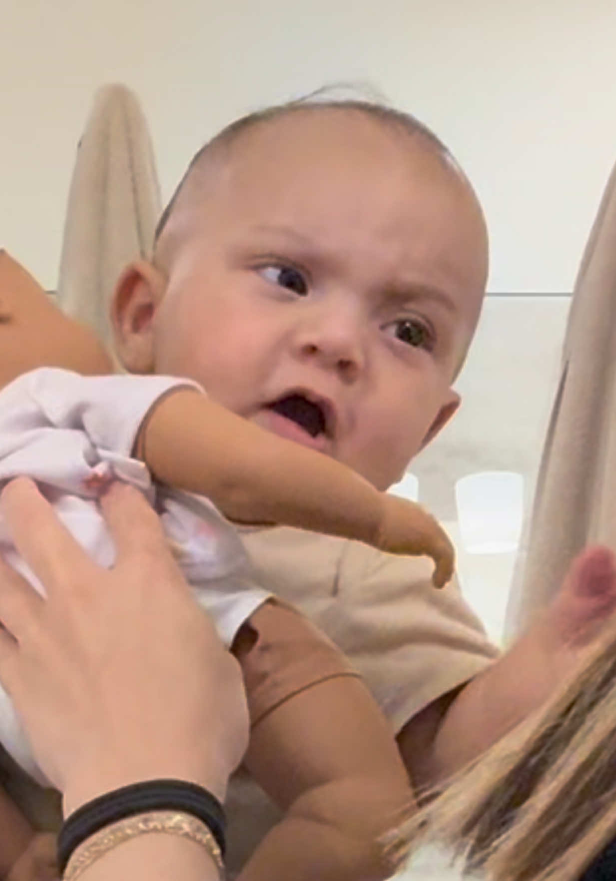 There’s no way he responded “uh uhh” 😭😂😂😂 @Zaza @Sachi 🌷 