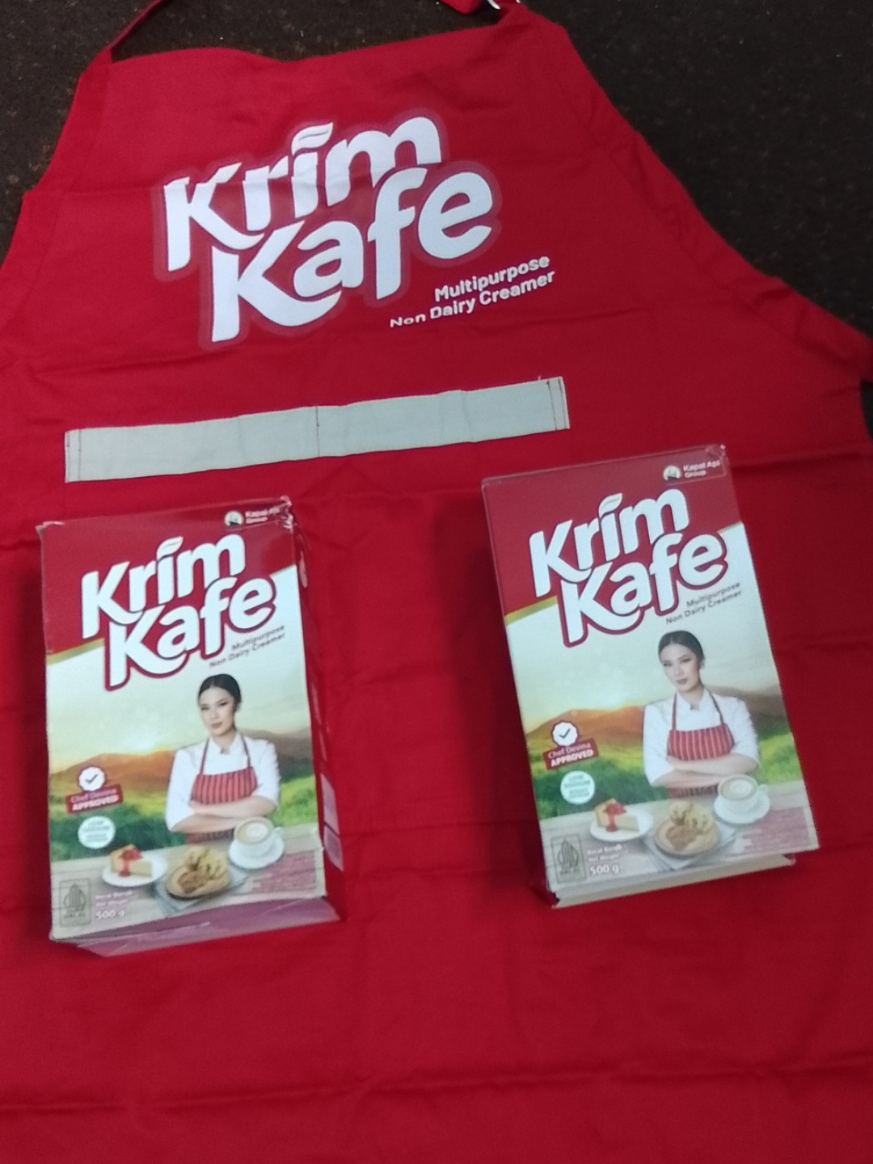 ‎Krim Kafe merupakan non-dairy creamer berkualitas dengan rasa yang lembut dan gurih untuk menambah kelezatan sajian makanan dan minuman.  ‎Bisa digunakan untk pengganti susu cair untuk menambahkan rasa lembut, creamy, dan kaya rasa pada berbagai minuman, seperti kopi, teh, coklat, atau bahkan makanan manis. Krimer ini juga bisa digunakan sebagai bahan pelengkap untuk membuat hidangan penutup. 