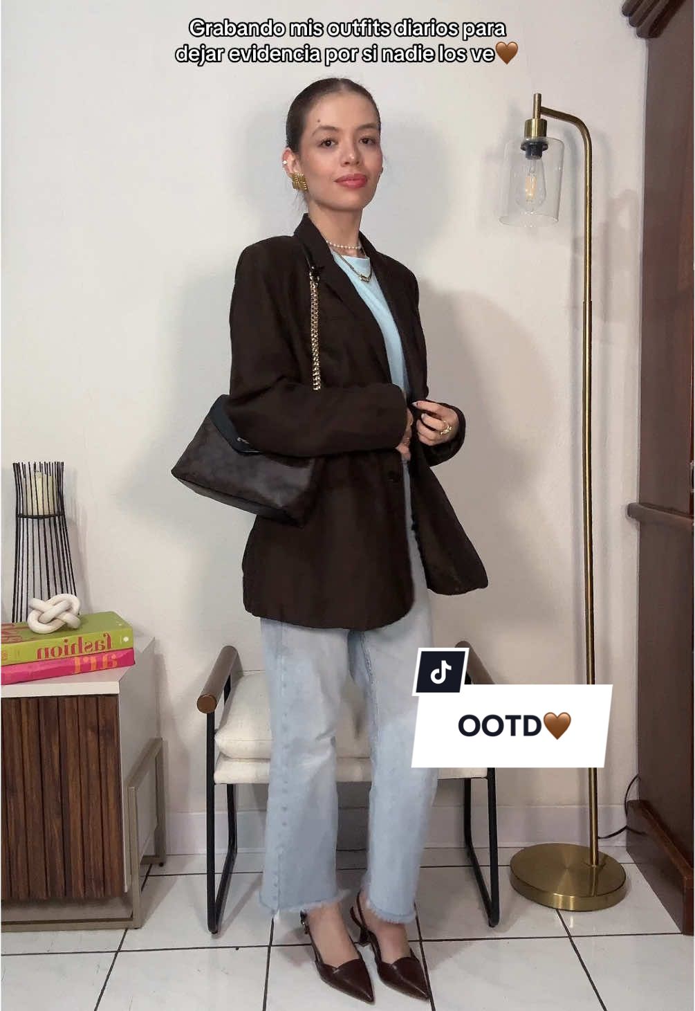 Grabando mis outfits diarios para dejar evidencia parte 7🤎 con este look fui a la oficina ¿qué les pareció? #OOTD #outfitoftheday #inspooutfit #fashion #moda #colorfuloutfit #modafemenina #outfitstyle 