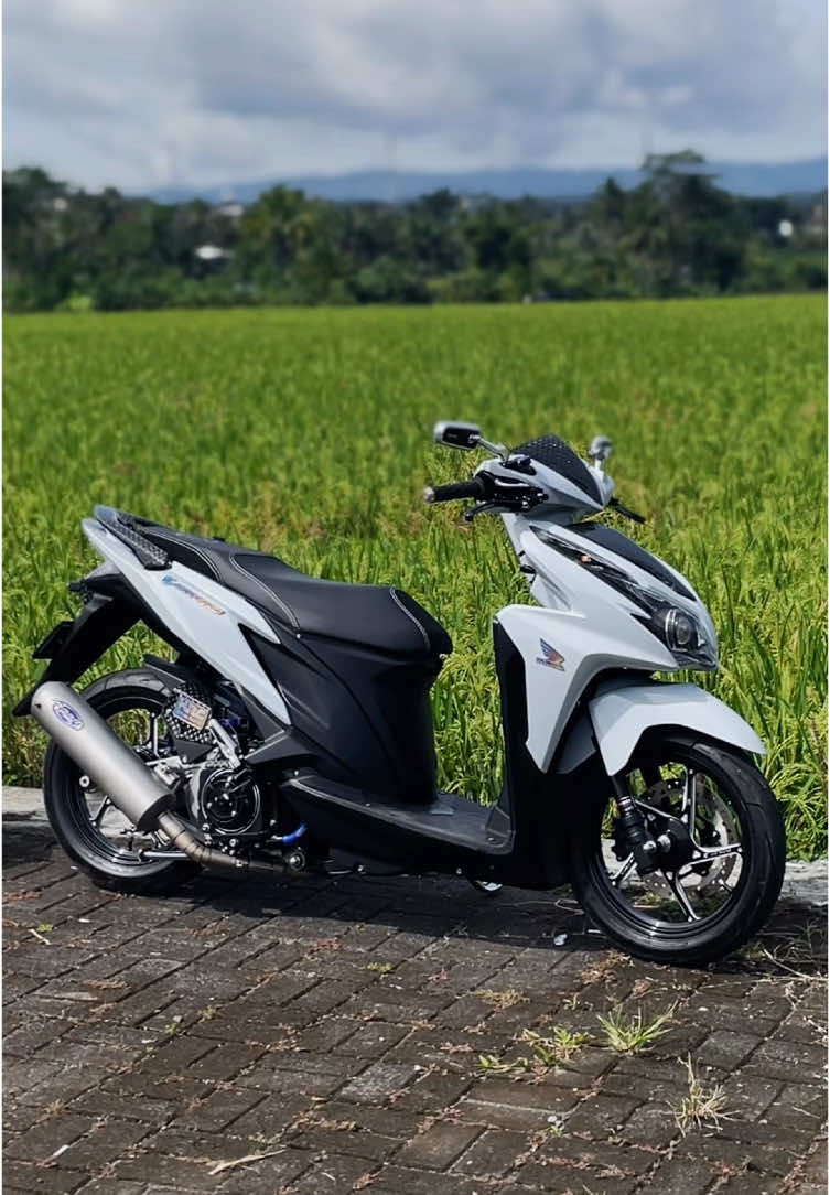 Karing kang #vario #variokzr #vario125old #vario125 #honda #dailyuse #capcut #cinematic #foryou #fyp #wonosobo #jawatengah #orangsenang #wonosobo24jam #xyzbca 