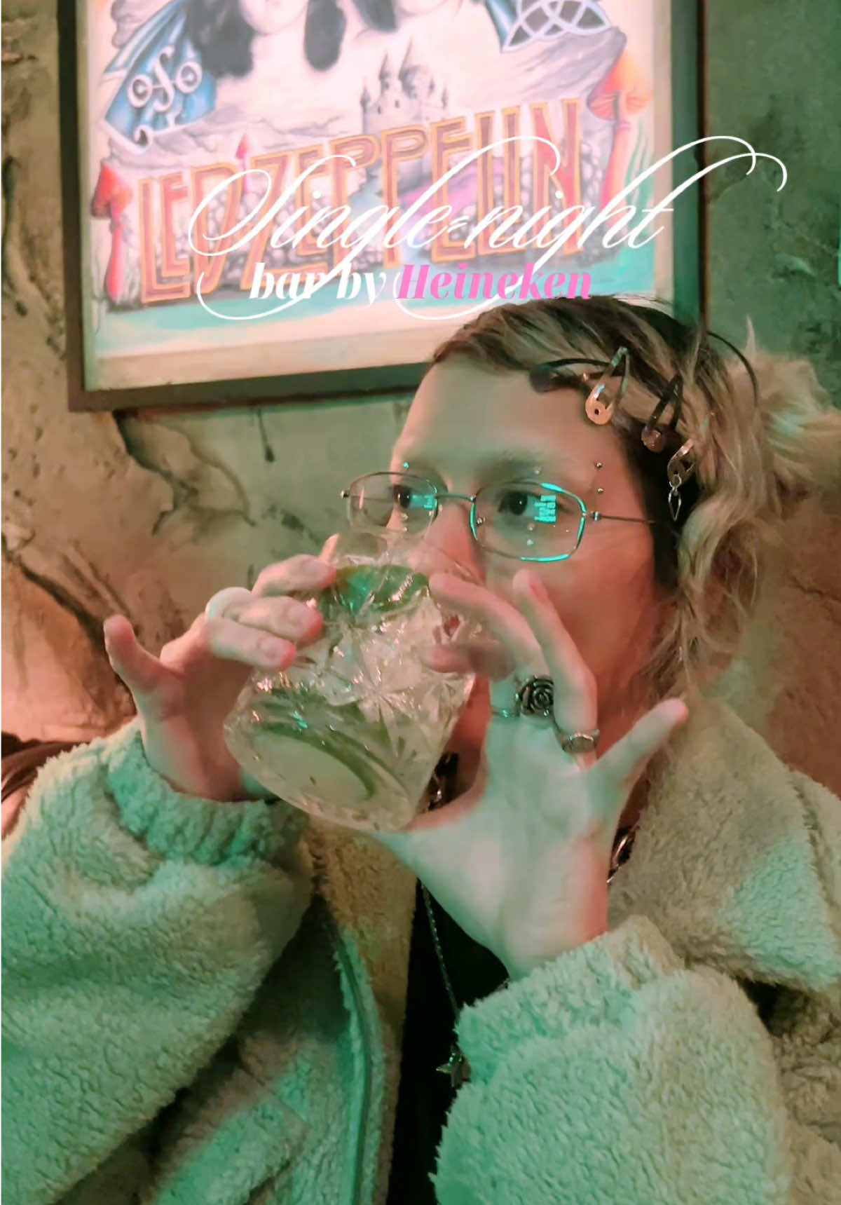 fui no single-night bar e agora quero ir toda noite! arrasou more @Heineken Brasil ✨ qual andar é a vibe de vocês? #heinekenbrasil #singlenightbar 