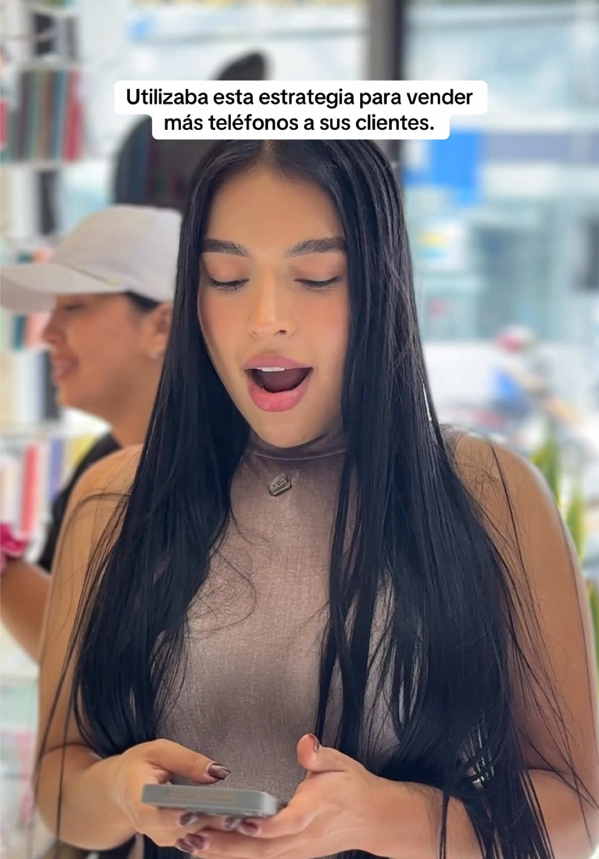 Utilizaba esta estrategia para vender más teléfonos a sus clientes y al final fue descubierta. #entertainment #historias #blogkarenbelen #novelas #fyp #parati #a #reflexion 