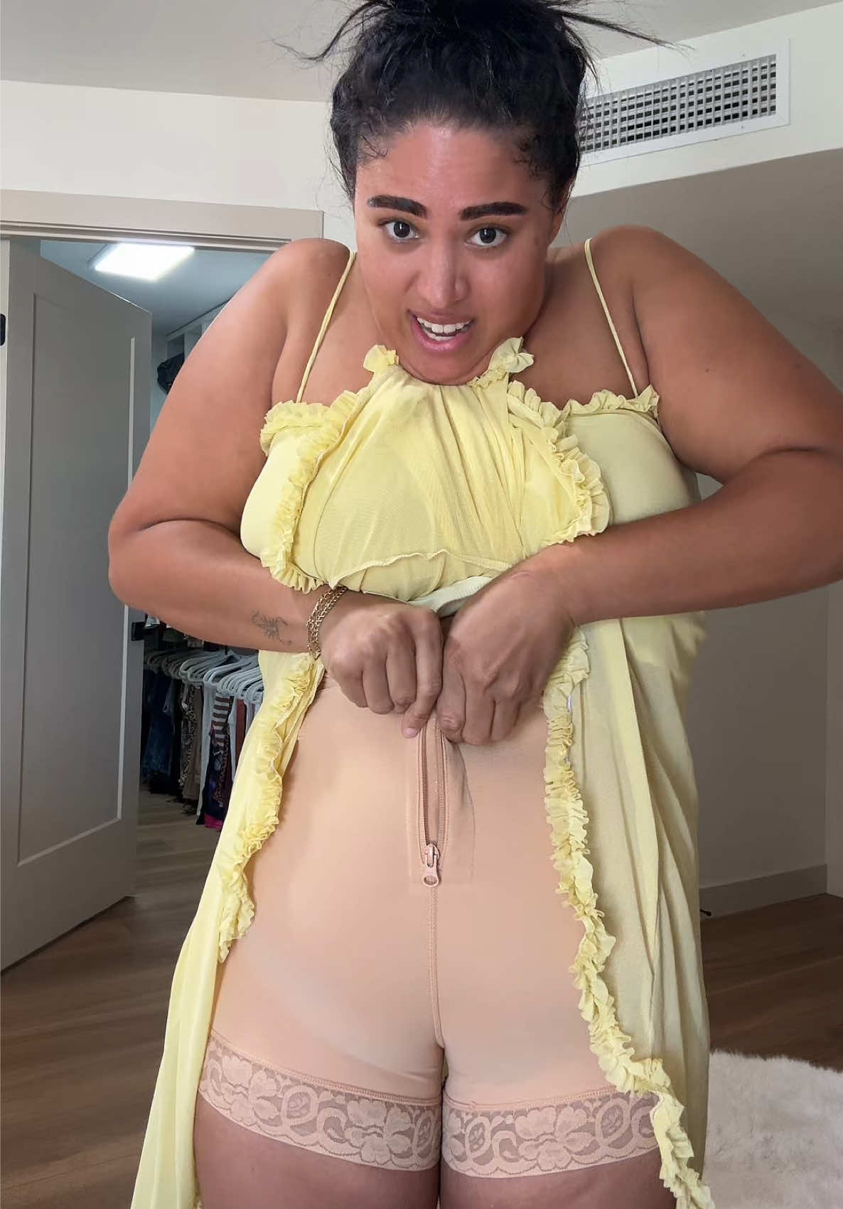The CONFIDENCE this shapewear gives me is next level 🥹🫶🏽 @shopshapellx @shapellxstore shapewear with tummy control and booty lifting technology 👏🏽👏🏽 #shapellx #shapellxofficial #shapewear #tummycontrolshapewear #bbl #womensfashion #apronbelly #bbelly #midsize #plussize #celebrateinshapellx #shapellxsuperbrandday #tiktokshopcreatorpicks #spotlightfinds 