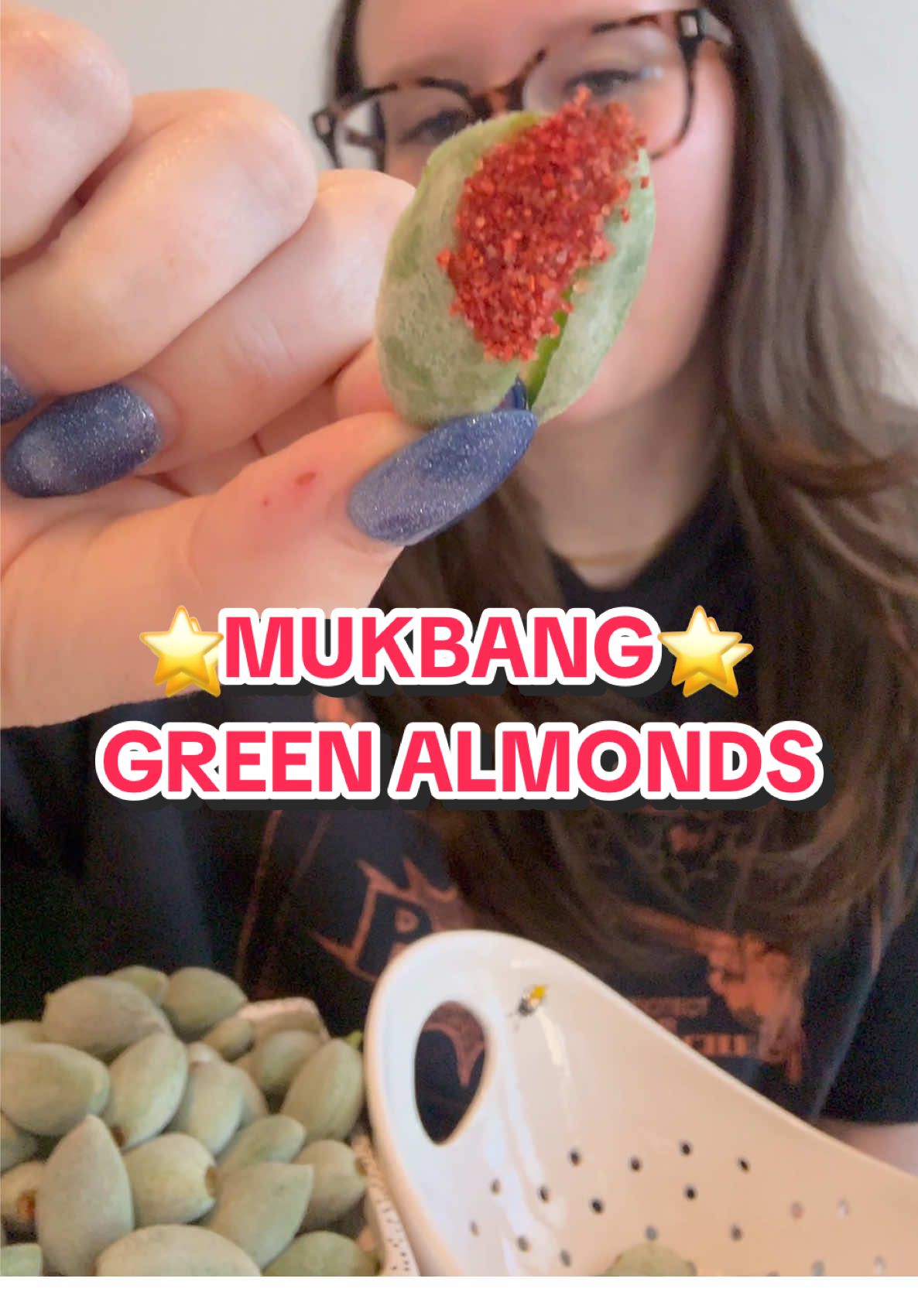 ⭐️MUKBANG⭐️ GREEN ALMONDS⭐️ WE ORDER OURS FROM NUT KING 👑 #mukbang #greenalmonds 