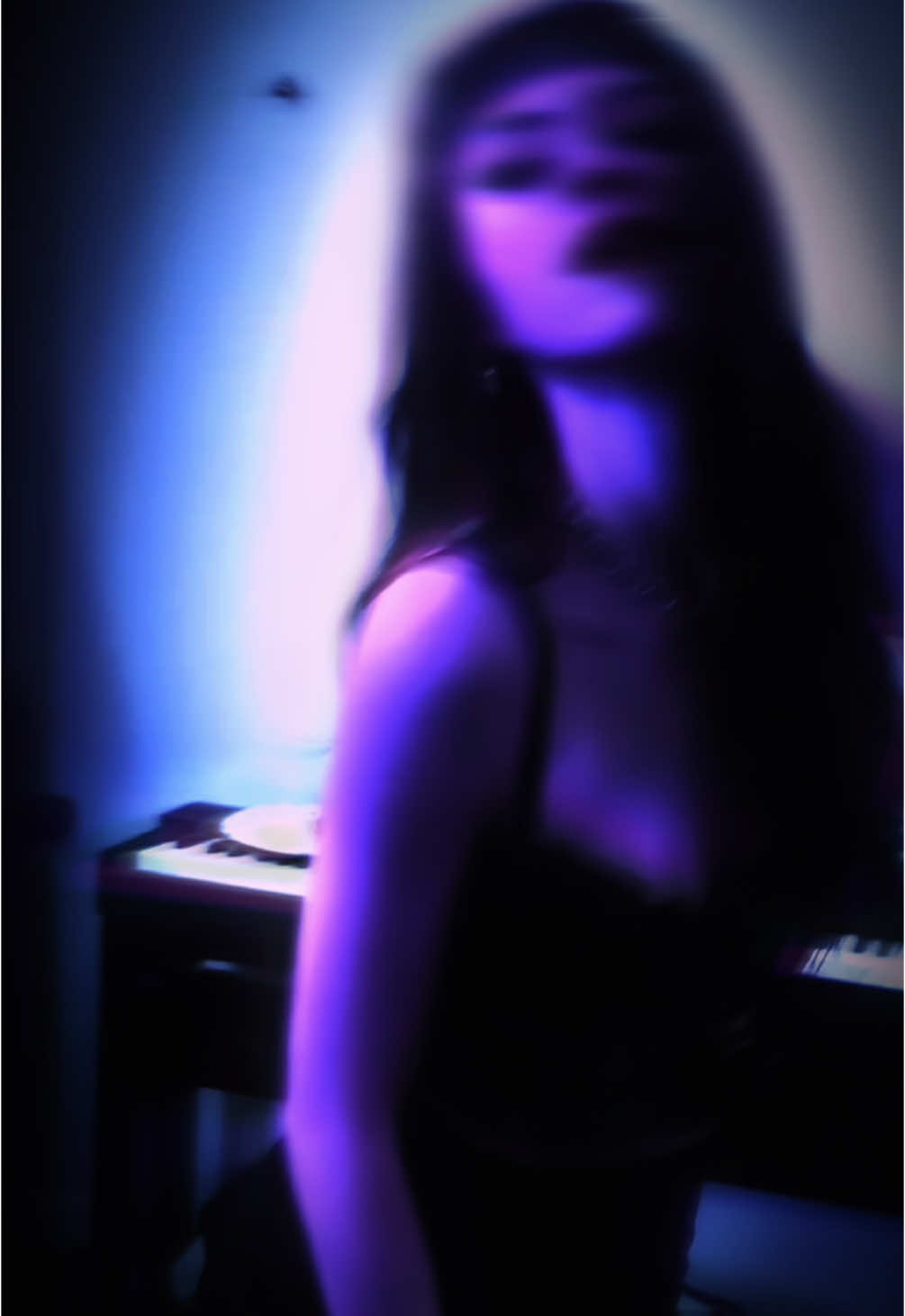 I had fun. April 25th👀 #fyp #foryoupage #musicvideo #singer #crossmyheart 