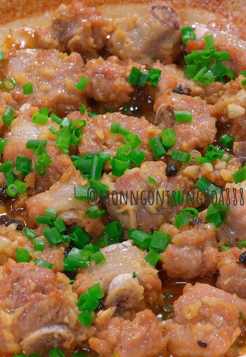 Đây là món sườn hấp khô mà đầu bếp Quảng Đông ở khách sạn đã dạy tôi làm, thơm phức, đậm vị, mềm ngon. Quan trọng là cách làm cũng rất đơn giản. #ngon  #amthuctrungquoc #ẩmthựctrungquốc #ẩm_thực_trung_quốc #ẩmthựctrunghoa #móntrungquốc #ẩmthựctạinhà #mónngontrungquốc #mónngonmỗingày #mónngonmổingày #monngontrungquoc #monngontrunghoa #amthuc #monngon #anthuctiktok #monngontiktok #monngonvietnam #amthucvietnam #amthuctuxuyen #doan #đồăn #đồănngon #mónngon #mónngontạinhà #mónngontrungquoc #nhàhàng #giavị #họcnấuăn #họcnấuăntheotiktok #họcnấuănngonmõingày #họcnấuănthôi #nấuăn #đầubếp #ăn #ngon #súp #nhàhàng #ăn #uống#đầubếp #nấuănởnhà #thuốcbổ #bổ #sắcđẹp #khỏemạnh #khỏe #nấm #súpnấm #ănkiêng #đồănngon #ngườibán #vitamin #làmtrắng #muasắm #mua #bữatối #bữatrưavuivẻ #nấuăn #họcnấuăntheotiktok #họcnấuăn #chợ #nộitrợ #dinhdưỡng #nghiệnmuasắm #sànhăn #ẩmthực #thíchănuống #thíchăn #ngườihoa #thựcphẩm #giavị #thựcphẩm #sứckhỏe #khỏe #tốt #đẹp #nhàăn #anvat #anvattrungquoc #họcnấuăn #họcnấuăntheotiktok #họcnấuănngonmõingày #họcnấuănthôi #nấuăn #đầubếp #ăn#súp #nhàhàng#uống#đầubếp #nấuănởnhà #thuốcbổ #bổ #sắcđẹp #khỏemạnh #khỏe #ănkiêng #đồănngon #ngườibán #làmtrắng #muasắm #mua #bữatối #bữatrưavuivẻ #nấuăn#nộitrợ#muataitiktok #muataitiktokshop #muasamcungtiktok #muasamtaitiktokshop #muasamonilne #nghiệnmuasắms #muasắmcùngtiktokshop #muối #tiêu#mónngonmỗingày #nauancungtiktok #LearnOnTikTok#monngon#nauan#mónngon#tapnaumonngon #monngon #amthuc #anngon #