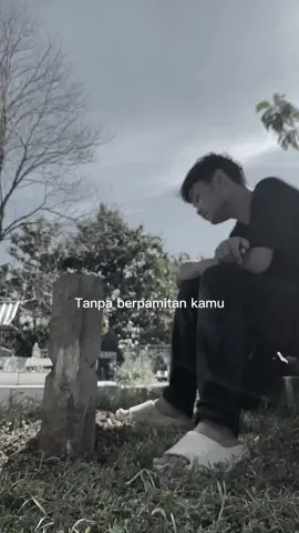 Curhat di depan kuburan ibu adalah hal yang paling enak banget 🙂🥹#fyppppppppppppppppppppppppppppppppppp #ibu #alfatihah 