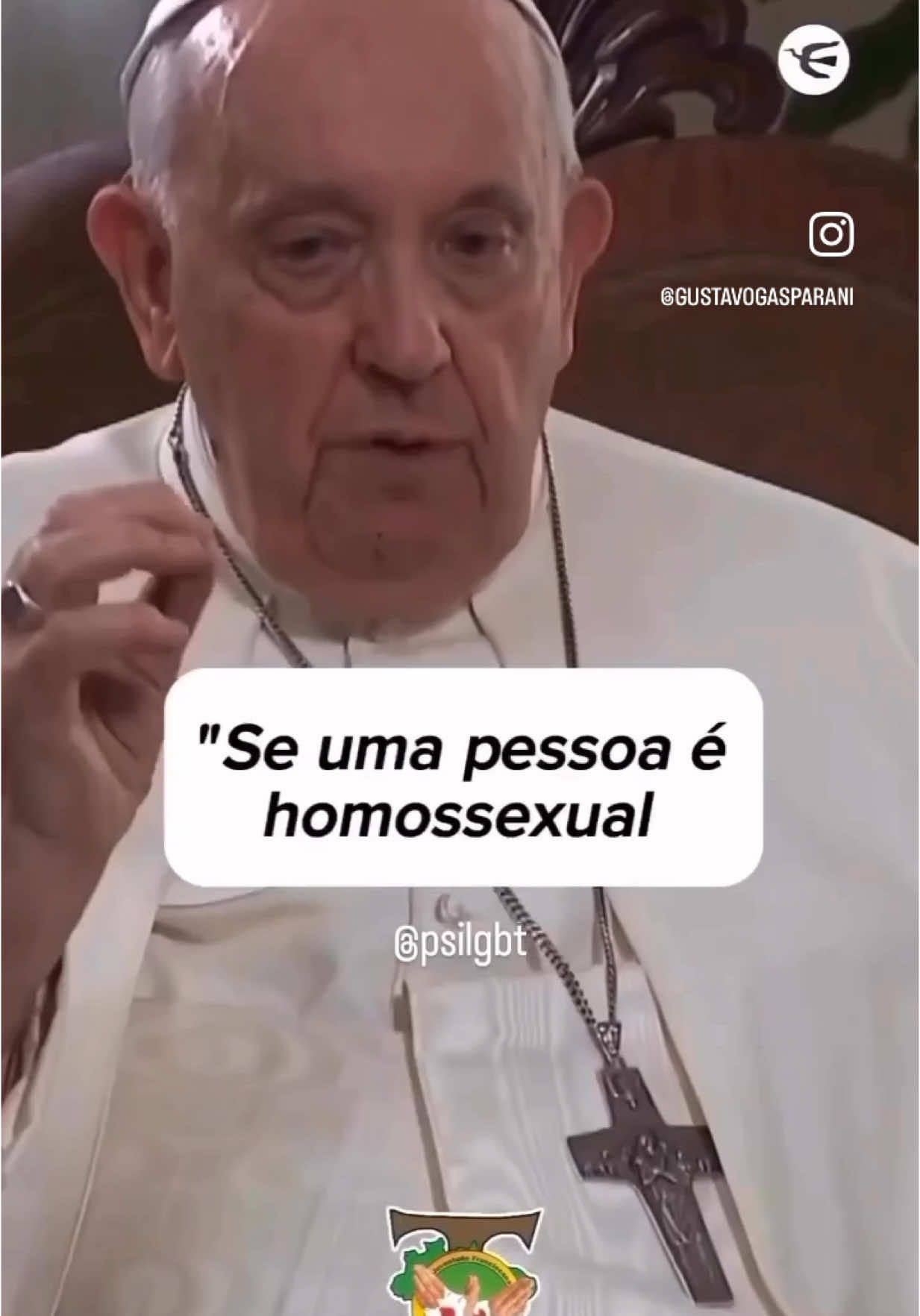 O Papa Francisco acolheu, respeitou, incluiu, se preocupou com a vida das pessoas LGBTQIA+, protegeu os homossexuais e mandou mensagem para as famílias acolherem seus filhos homossexuais e nunca os expulsar de casa.Os verdadeiros cristãos hão de escutar o santo papa. #rippapa #🌈 #danielamercury #lgbt #humanrights #papafrancisco #Love #caredfor #welcomed #amorincondicional #catolicostiktok #lgbtqiaplus 