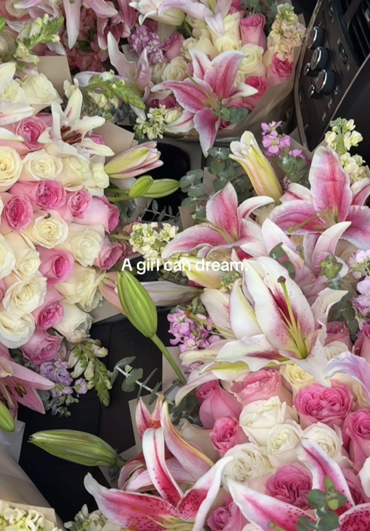 Lilies🥹💞>>> • •insta:flores_delicacys  • •#lilies #lilies #lily #lilybouquet #blooms #pretty #hibiscus #lilys #ramobuchon #bouquets #forher #lilys #fypシ #agirlcandream 