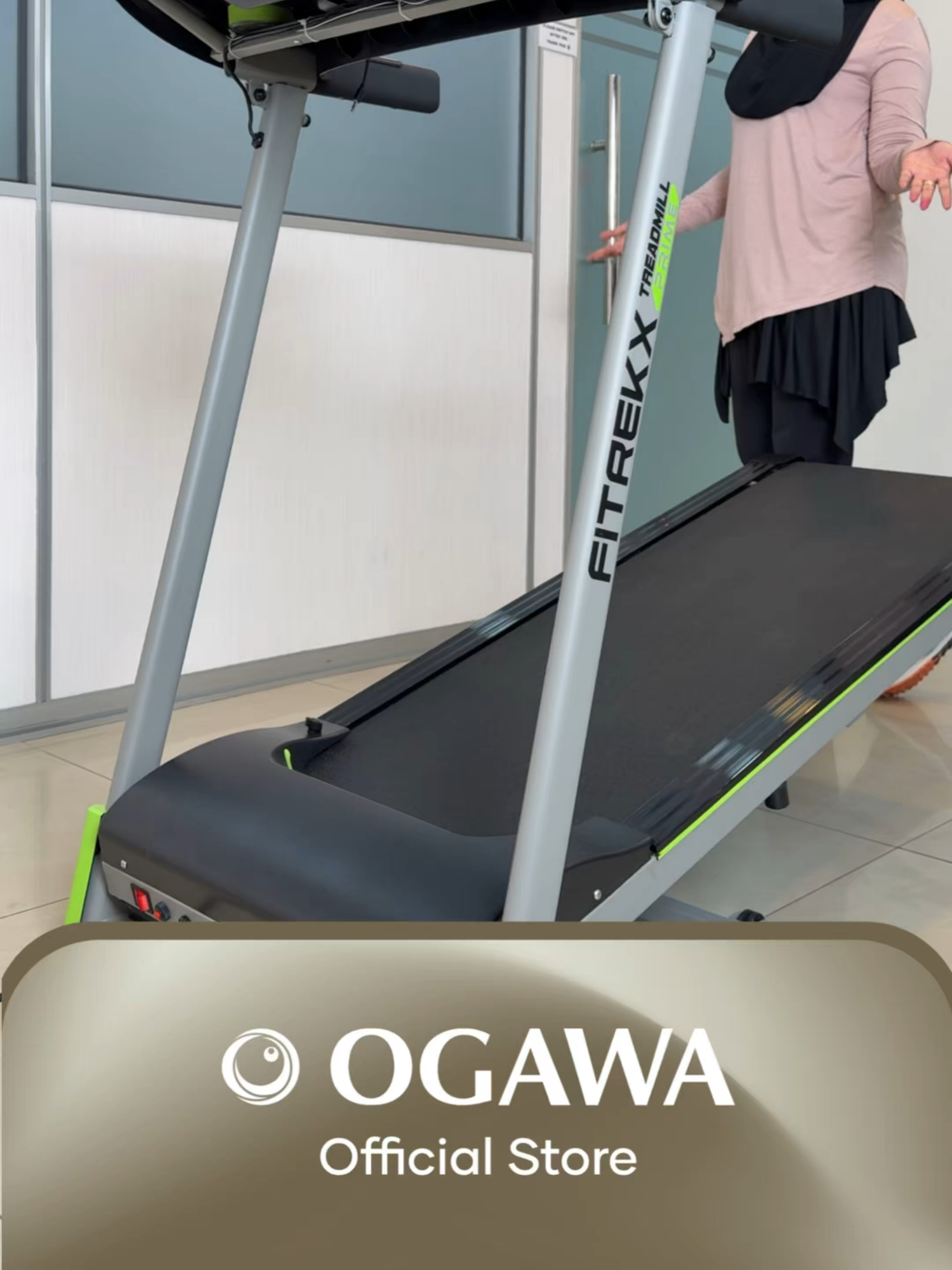 Rumah kecik? Takde hal 😎 FitrekX Prime boleh lipat, slim gila & senang simpan — serious jimat space! 🏠✨ Workout tak ganggu aesthetic bilik 💅#Ogawa #Ogawamalaysia #fitrekxprime #treadmill #levelup