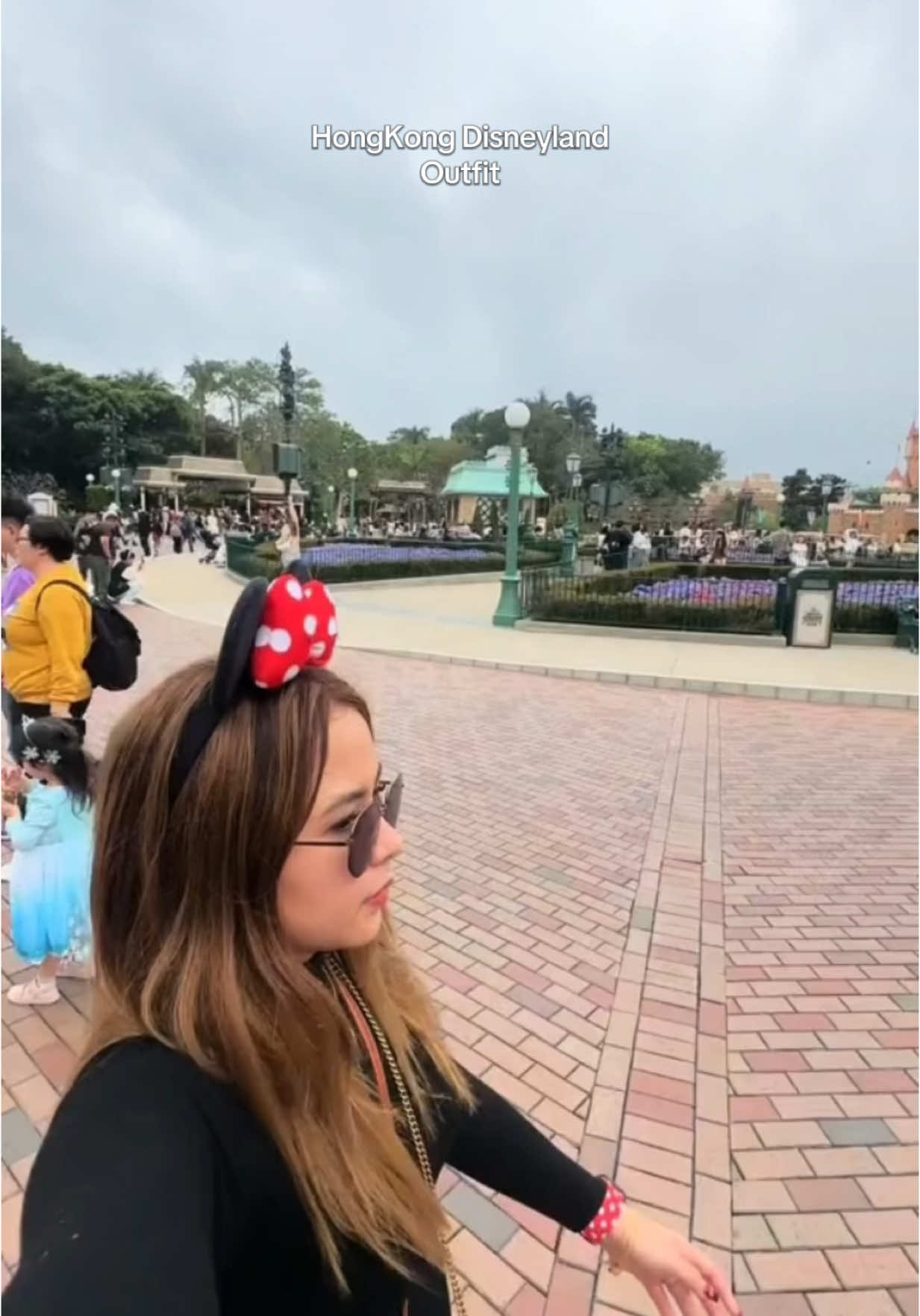 Favorite ko talaga tong highwaist skort na to, bagay sa kahit anong top. Check sa yellow basket available in black & white 😍 #hkdl #OOTD #outfitrecommendation #hongkong #skort #highwaist #plussize #midsizefashion 