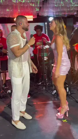 Saudades do casal esbanjando química no carnaval! ❤️‍🔥❤️‍🔥❤️‍🔥 #paollaoliveira #paollaoliveirareal #diogonogueira #diolla #samba #pagode #foryou #fyp 