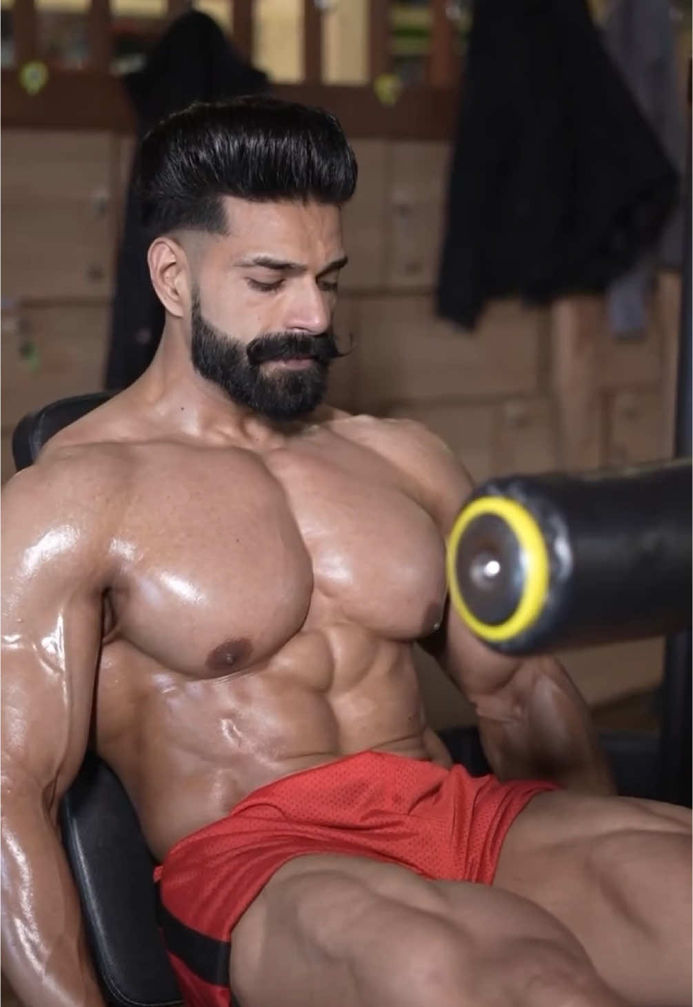 #fyp #muscle #GymTok #hotguy #foryoupage #motivation #gayboy #trending #gym #workout #abs #boy #handsome #aesthetic #bodybuilding #gay #training #posing #gaytiktok #model #youtube #Fitness #tiktok #bodybuilder