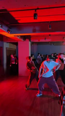 Was really feeling myself in this one 😩 Choreo by hyunsee💗 might do it again when I’m not sick 😷  #dancer #choreography #dancereels #southkorea #seoul #training #middanceacademy #hyunseeparkchoreo #fyp #foryoupage 