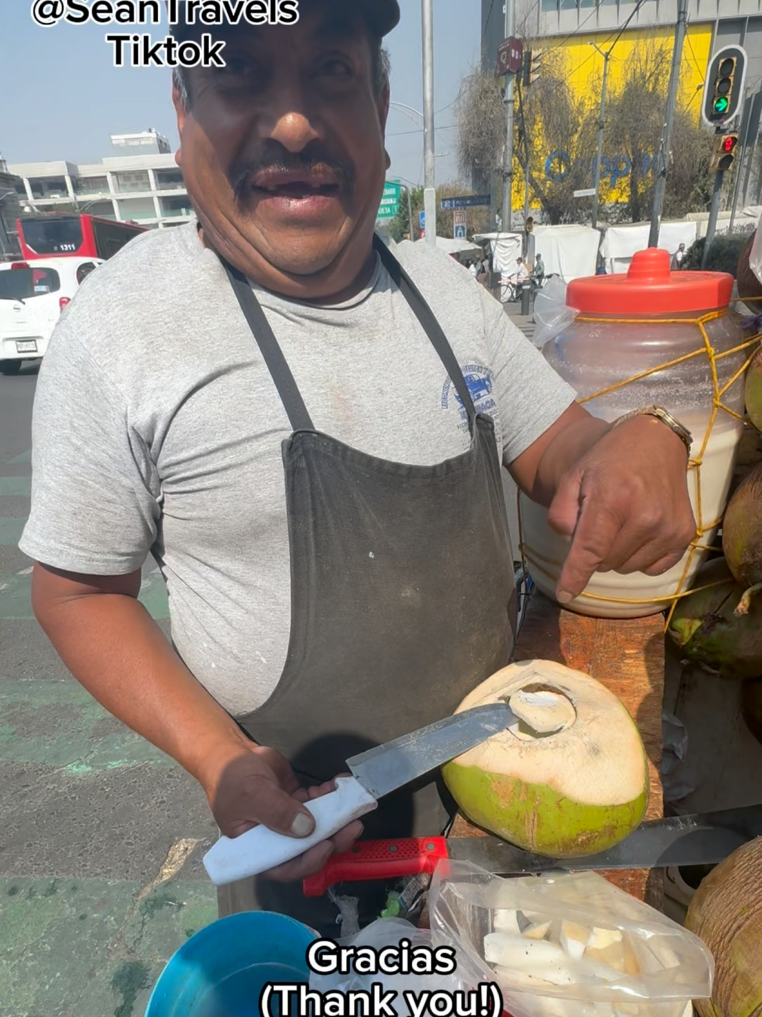 $3.56 coconut 🥥 in Mexico City,Mexico🇲🇽 #streetfood #foodlover #foodreview #Foodie #coconut #water #sweet #mexico🇲🇽
