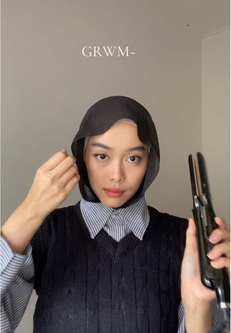 Fyi cewe berhijab juga masi perlu nyatok #grwmoutfit #oufitcheck #ootdhijab #grwm #fypage 