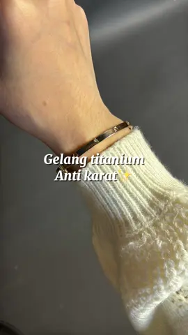 Gelang titanium anti karat😻✨ model permata tambah elegant pas dipake  #gelangtitanium #gelangemas #gelangantikarat #fyp #fashion #aksesoris #OOTD #racuntiktok 