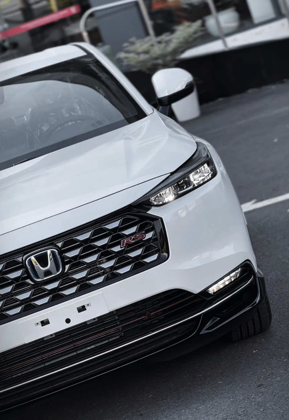 Nếu bạn là tín đồ của sự sang trọng và hiện đại đừng bỏ lỡ mẫu xe này Honda HRV RS HEV 😍🤍 #hondahrv #hrvrs #hondahrvrs #hrvhybrid #hrvhev #hauhonda #xuhuong #tiktok #viral #fyp #nhachaymoingay 