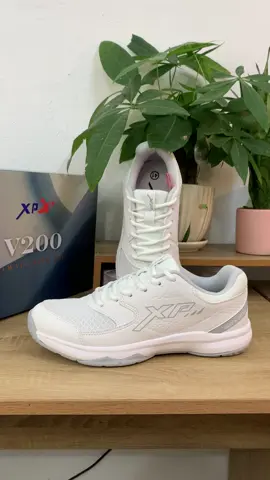 Giày cầu lông nam nữ XP V200 Trắng #giaycaulong #giaypickleball #giayxp  #viral #hottrend #trending #xuhuong 