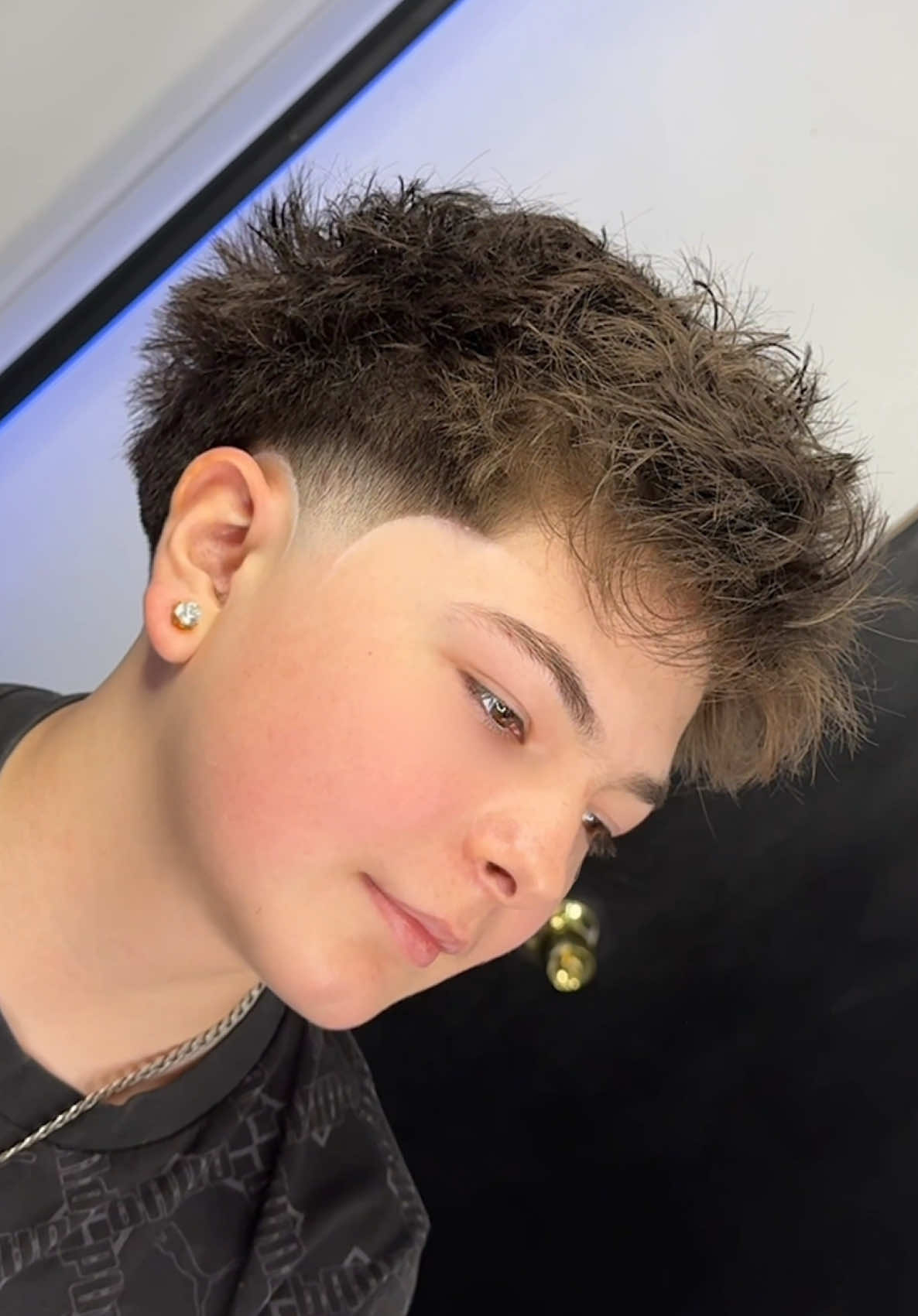 No 16 guard today ❌ I had to get Brodie right for his birthday decided to go with low taper fade textured fringe🤌🏽😮‍💨 📍 EVERETT - SEATTLE WA, 🔗 click the link in my bio to book with me! #everettbarber #seattlebarber #bellinghambarber #tacomabarber #lowtaperfade #transformation #blowouttaper #texture #fringe #foryoupage #typ #haircut #menshair #mensgrooming #barbertransformation 