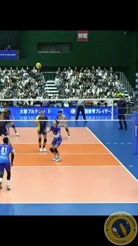 YUJI NISHIDA HEADSHOT BOMB 😱 #volleyball #volley #volleyballplayer #yukiishikawa #yujinishida #miyaurakento #takahashiran #volleyballlife #volleyball #volleyball #vnl2024 #volleyballplayer #volleyballgame