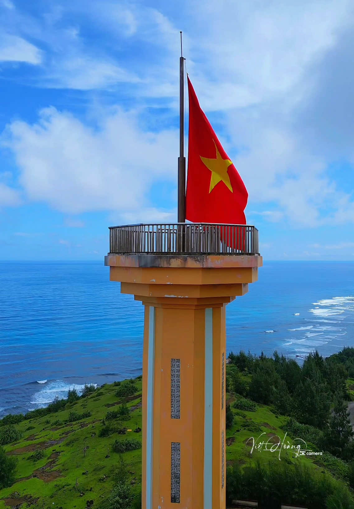 đất liền đang HL diễu binh còn ở ngoài biển hàng nghìn tàu cá🇻🇳cũng đang chạy xếp hàng  tiến ra biển Trường Sa❤️#tuanhq_93 #xuhuong #bộđộicụhồ #bộđội #tàucá 