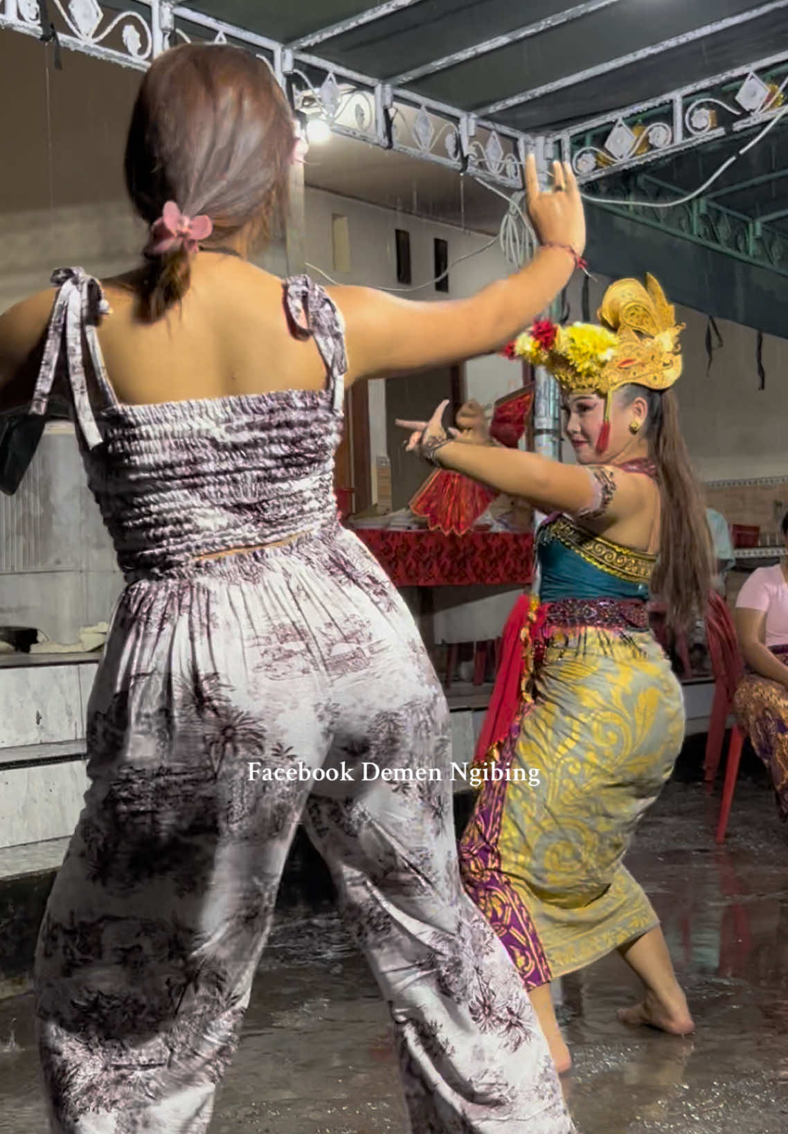 Crit crit crit #facebookdemenngibing 