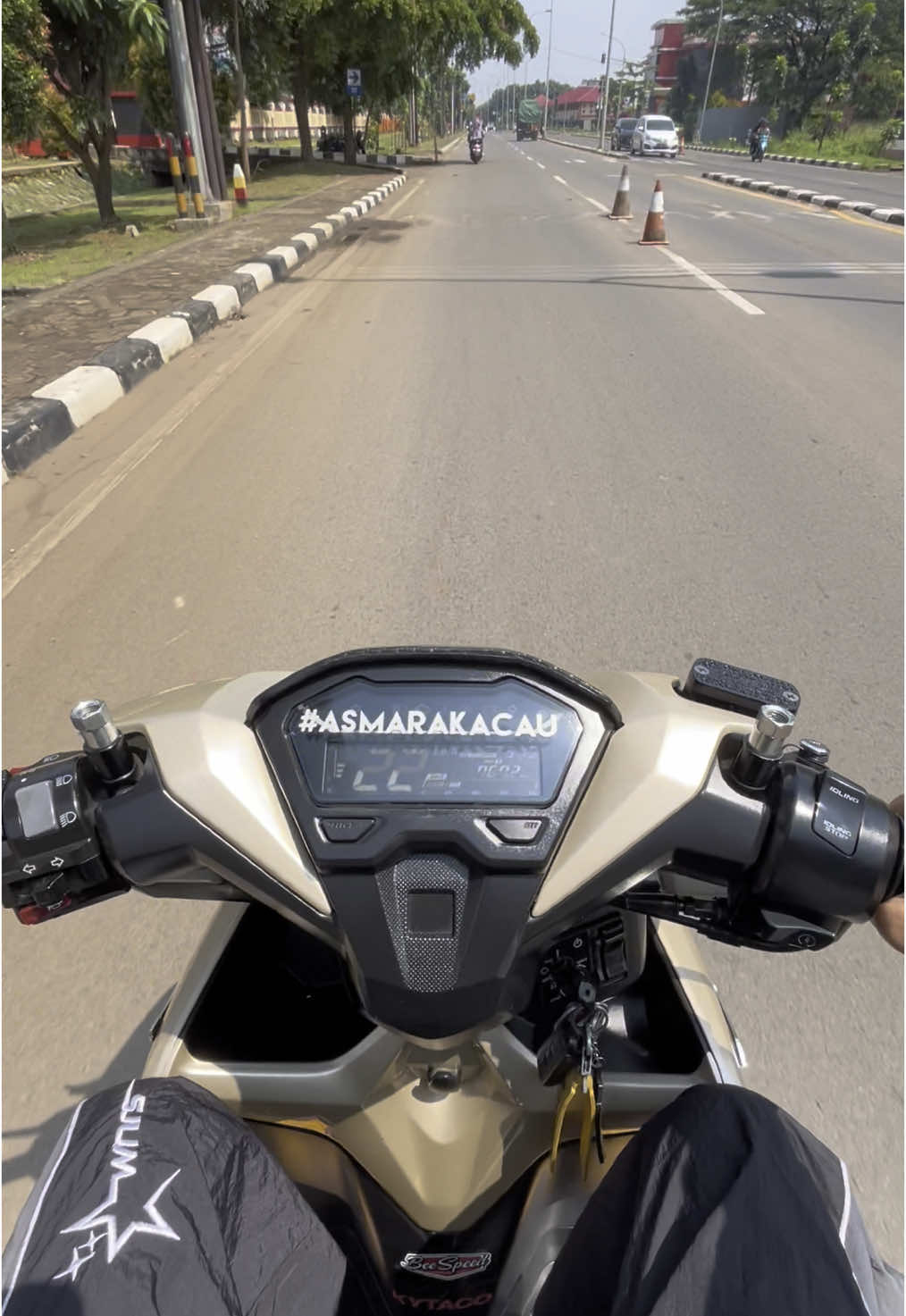 kalo pake freeflow kaya apa ya #uservario #vario125 #varioring17 #helikopter #helikopterdarat #timingkuda #rumbleidle #checkengine #variobrebet #variogank 