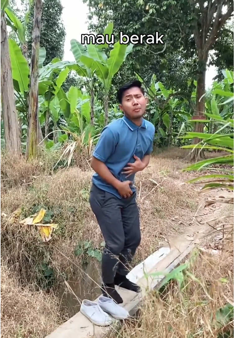 Jangan BAB sembarang, pasang kloset DYNA  di rumah 😊 Kloset DYNA lebih kilat dan gampang dibersihkan ✨💦 #closetjongkok #klosetjongkok #pabrikcloset #pabrikkloset #closetlokal #closetbuatanlokal #closetbuatanmedan #pabrikklosetlokal #distributorkloset #bahanbangunan #tokobangunan #closetjongkokdyna 