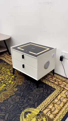 Bedside table ni memang canggih🤩🔛🔝 auto nampak moden ruang rumah weyhh 💯💯 Korang grab dekat bag kuning jeurr ok!!🛒🛒🛍️🛍️ #bedsidetable #mejasisi #drawer #furniture #smartbedsidetable #fyp #fypdong #foryour #Lifestyle  #modern 